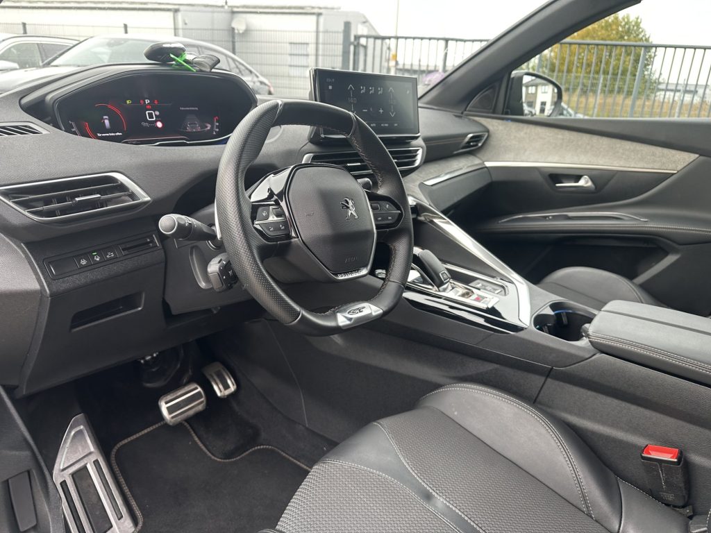 PEUGEOT / 5008 / 2022